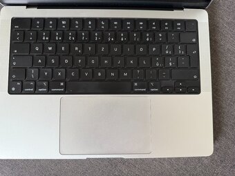 Prodám MacBook Pro M4 32GB / 1TB CZ distribuce - 2