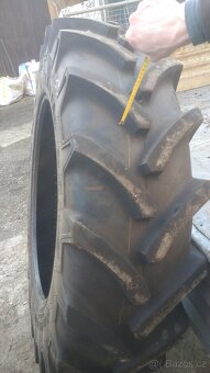 Pneu 16.9 R38, 420/85 R38 - 2