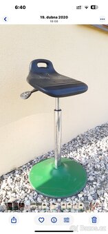 Otočná ergonomická pracovní židle - 2