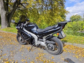 Triumph Sprint 955i ST - 2