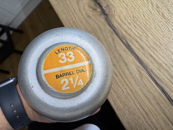 Softballová pálka Louisville Slugger 33" - 2