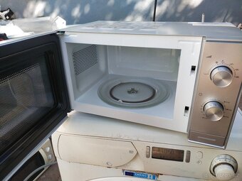 Hledám plně funkční mikrovlnnou troubu zn.BEKO--DOVEZU-- - 2