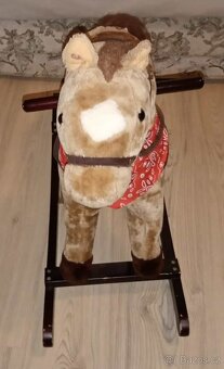 Houpací 🐴🐎 kůň - 2