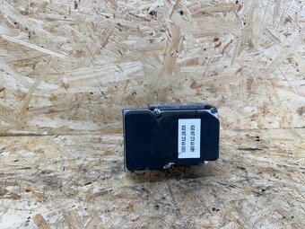 ŘÍDICÍ JEDNOTKA ABS ŠKODA FABIA 1 6Q0907379AA - 2