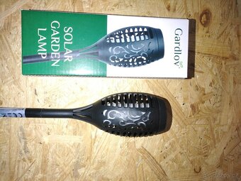 Solární zahradní lampa - svítilna - 2