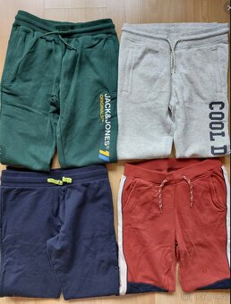 Nové tepláky, vel. 140, 4ks, Jack Jones, CA, CMP, Name it - 2