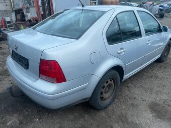 Rozprodám na díly VW Bora 1.6i - 2