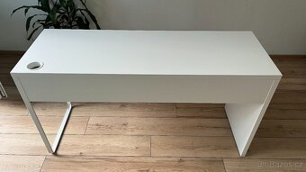 Psací stůl MICKE - 2