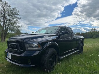 Dodge RAM 1500 Sport 5.7 HEMI 4x4 - 2