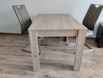 Jídelní stůl rozkládací+židle - 2
