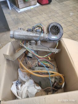 Naftové butik Trabant 601 - 2