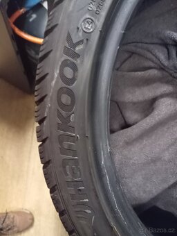 215/40/17 Hankook - 2
