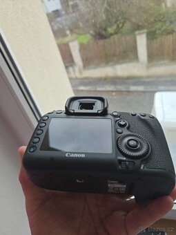 As new. Canon 5DS 50Mpx Full-Frame - 2