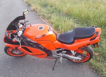 Moto Suzuki GSX-R 750 w z roku 1993 - 2