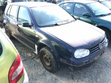 VW GOLF 4 1,4i 16V 55kW APE 1999 - díly z vozu - 2