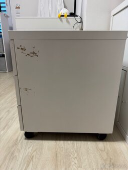 Pojizdna skrinka s supliky - 2