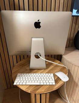 iMac 21,5” late 2013 i5 SSD disk origo krabice - 2