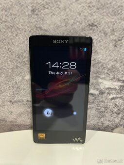 Sony Walkman NWZ-F886 digital media player - 2