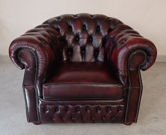 Kožené, Chesterfield křeslo. Originál Centurion. - 2