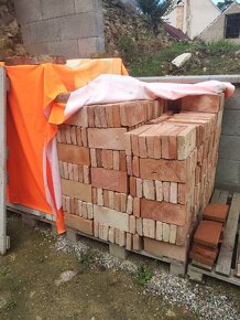 Prodám řezané staré cihly - 2