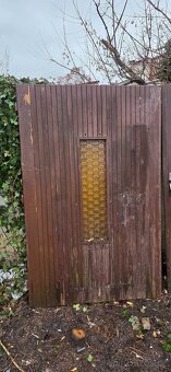 Stará dvoukřídla vrata do garáže z masivu - 2