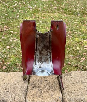 Jawa ČZ 250 353 kývačka - podsedlové plechy - 2