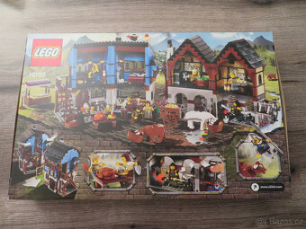 LEGO Castle 10193 Medieval Market Village - 2