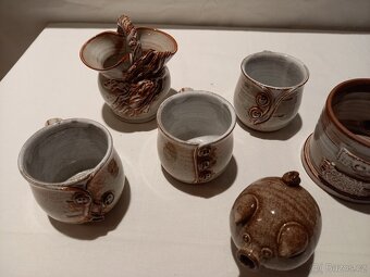 Středně hnědá keramika - cena sada. - 2