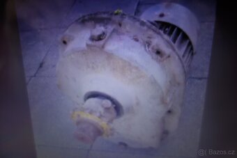 Elektromotor + převodovka - 2