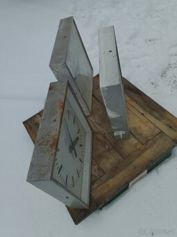 Staré hodiny Pragotron - 2