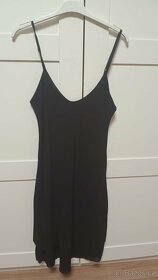 Nové lehoučké černé šaty na ramínka uni size - 2