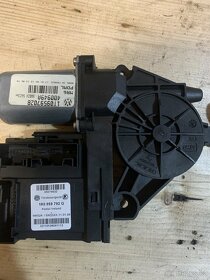 Řídí jednotka dveří, motor stahovačky VW, Škoda - 2