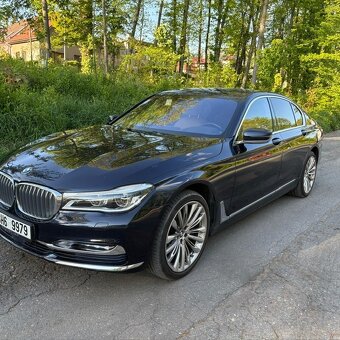 BMW 750d xDrive Limousine, krásné, nové v ČR, 1. majitel - 2