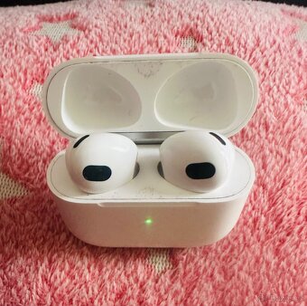 AirPods 3 s Lightning nabíjecím pouzdrem - 2