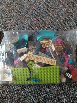 Lego Friends Vyhlídkový let nad městečkem Heartlake - 2