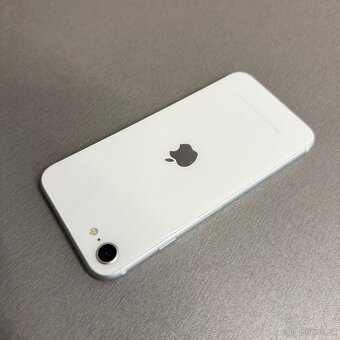iPhone SE 2020 64GB bílý, pěkný stav, 12 měsíců záruka - 2