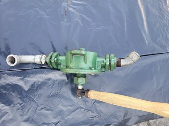 Ruční pumpa - 2