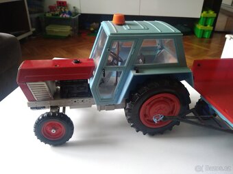 Traktor Zetor s vlečkou KDN - 2