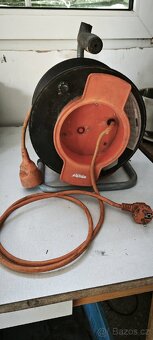 Hecht 25m prodlužovací kabel. - 2