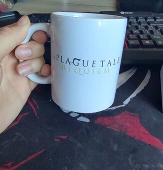 Hrnek A plague Tale Requiem - 2
