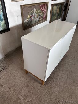 Komoda ( dřevěné nozicky ) - 2