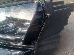 Škoda Karoq přední světlomet - 2
