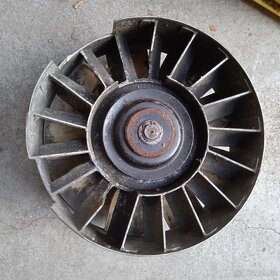 Ventilátor a pedály na veterána. - 2
