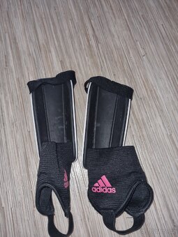 Fotbalové chrániče Addidas - 2