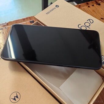 Motorola edge 50 neo 8/256 nový - 2
