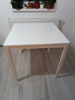 Bílý kuchyňský stůl - 2