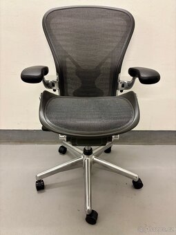 Kancelářská židle Herman Miller Aeron - 2