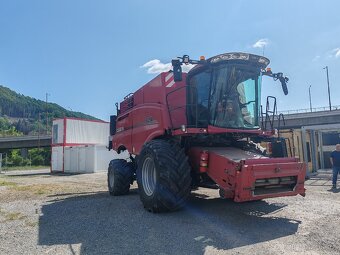 CASE IH AXIAL FLOW 8250 2WD - Obilný kombajn - 2