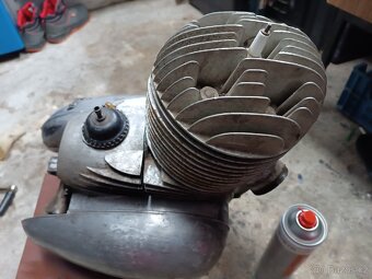 Motor Jawa 250 kyvačka - 2