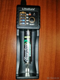 Inteligentná nabíjačka na gum batérie 1,2V pre Walkman - 2